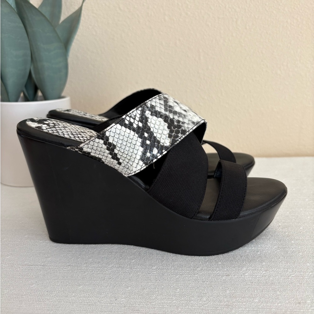 Charles By Charles David Fefe Black/Snake Print Wedge Slide Sandals Women’s 7M